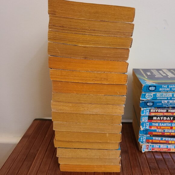 25 Vintage ACE Doublesided Sci Fi Paperbacks - Picture 8 of 14